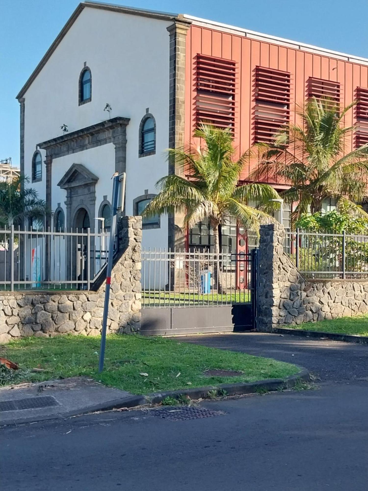 Les Badamiers Villa Saint Pierre Exterior photo